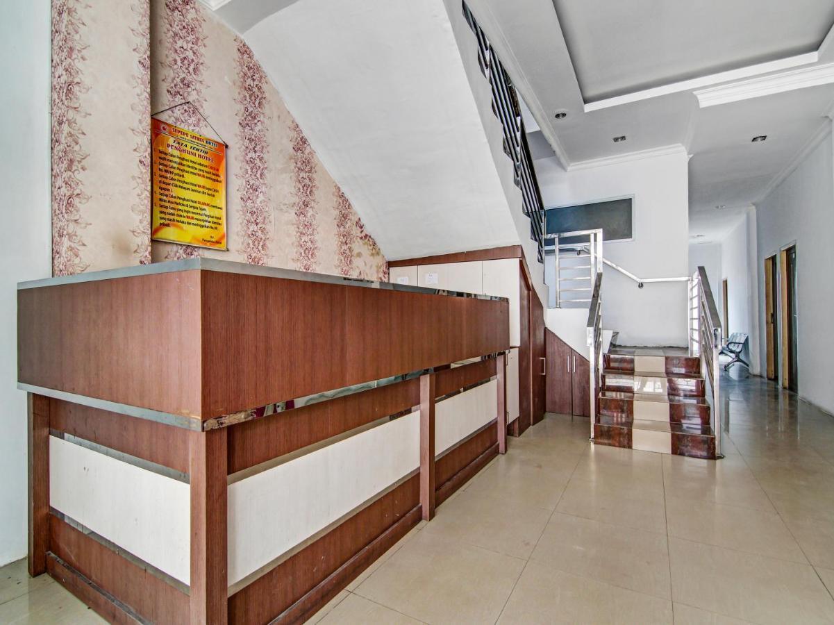 Oyo 90897 Hotel Sepupu Satria Pekanbaru Kültér fotó