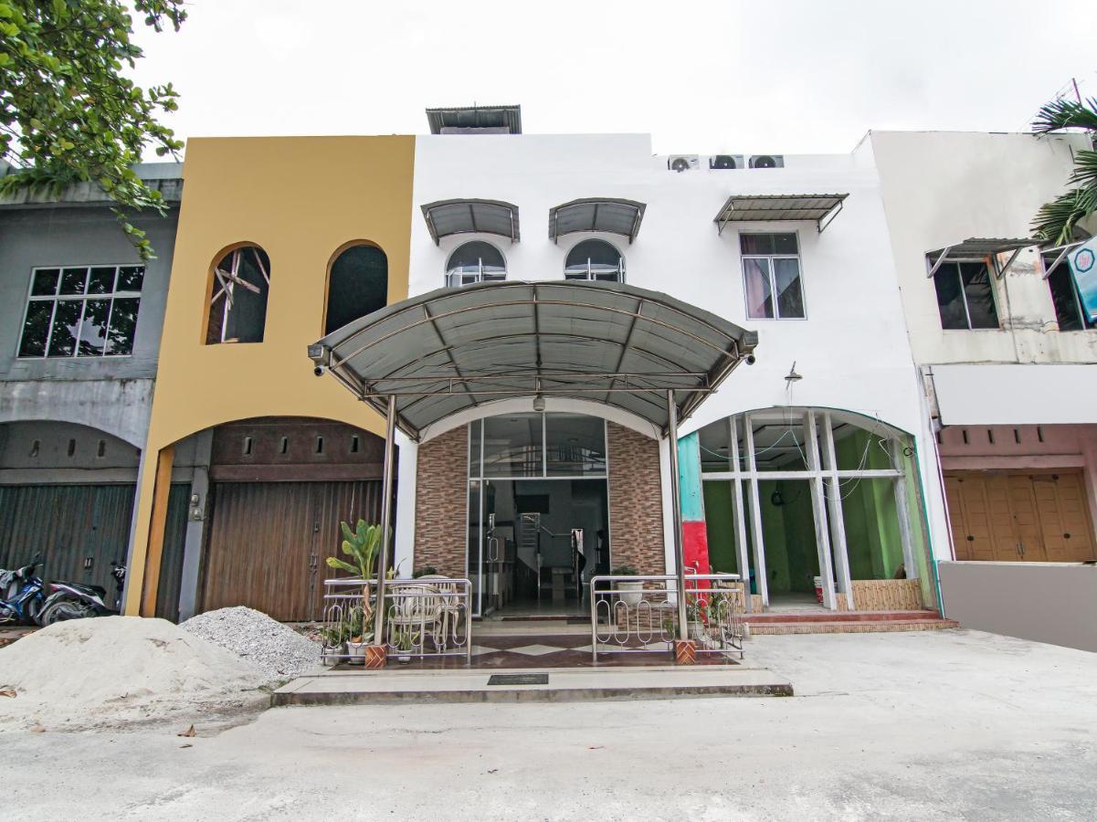 Oyo 90897 Hotel Sepupu Satria Pekanbaru Kültér fotó