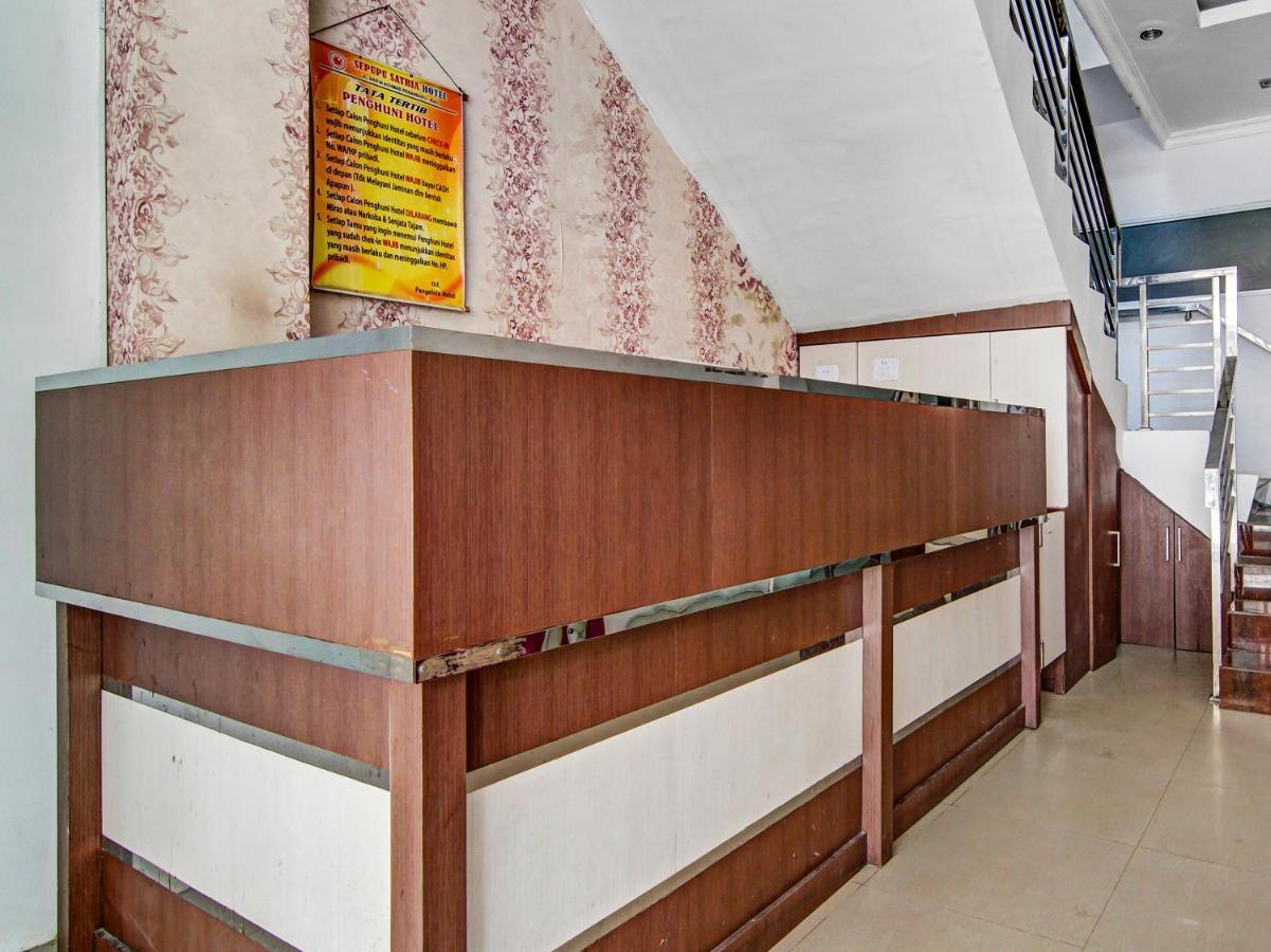 Oyo 90897 Hotel Sepupu Satria Pekanbaru Kültér fotó