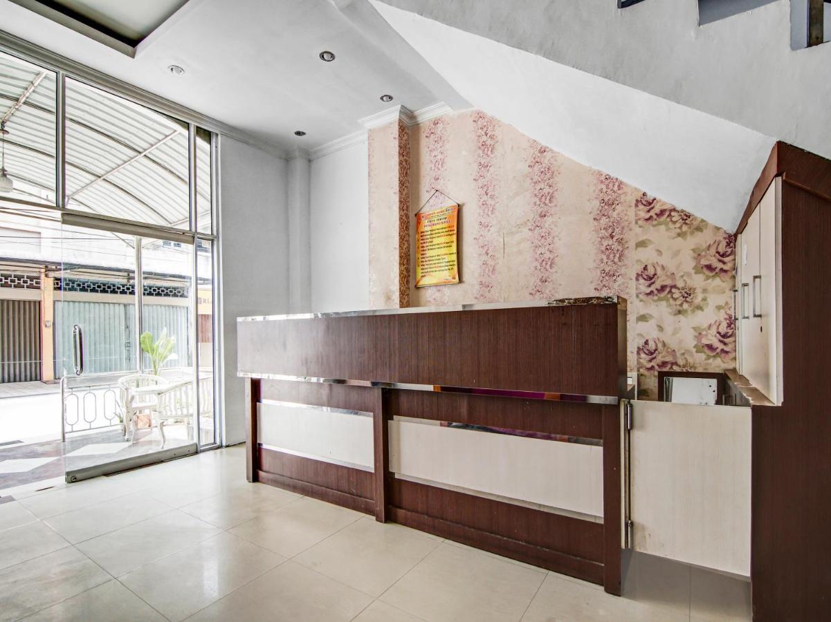 Oyo 90897 Hotel Sepupu Satria Pekanbaru Kültér fotó