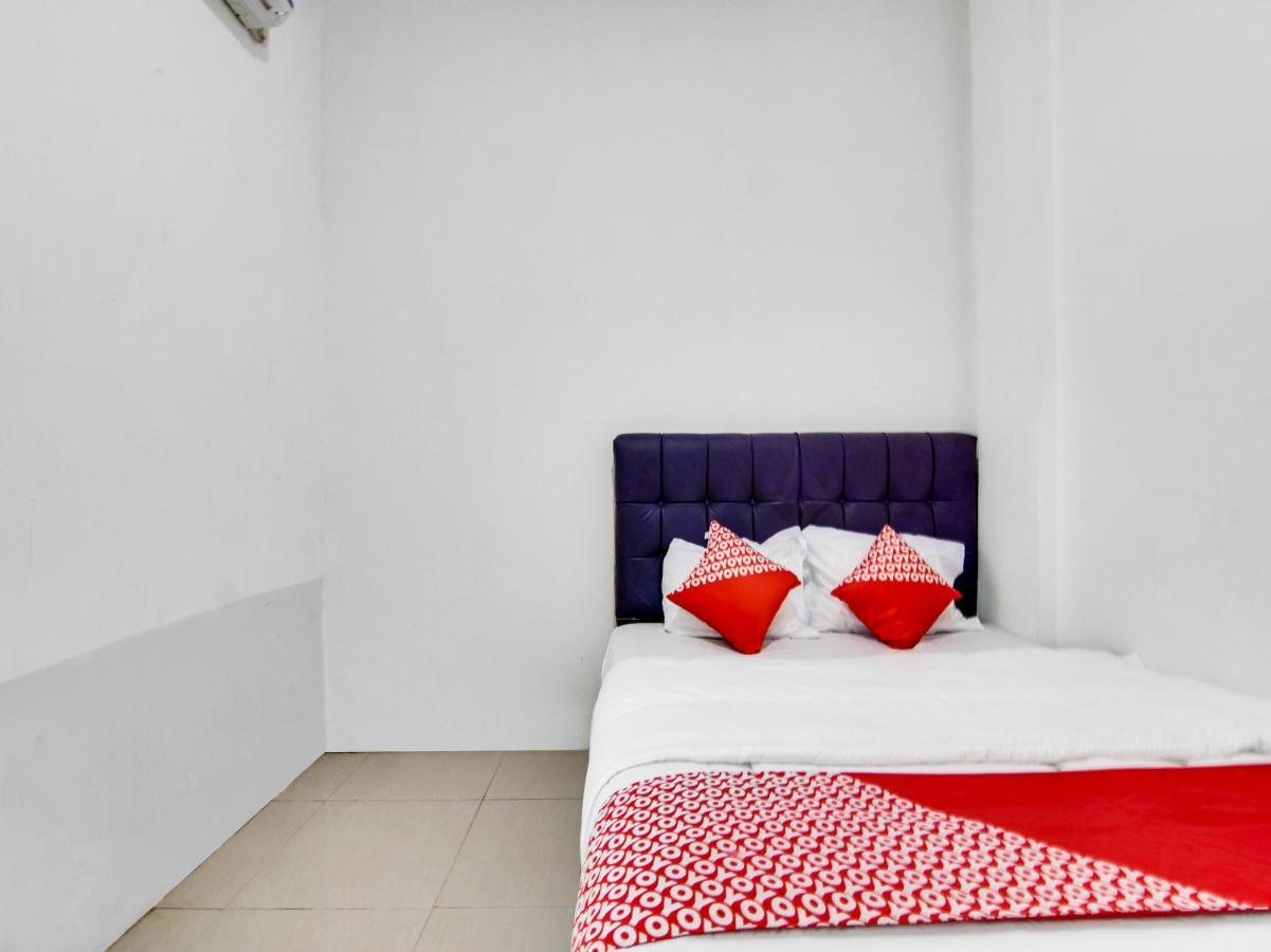 Oyo 90897 Hotel Sepupu Satria Pekanbaru Kültér fotó